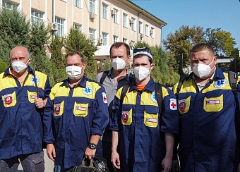 Экспертная бригада московских врачей отправилась в Узбекистан для помощи в борьбе с коронавирусом